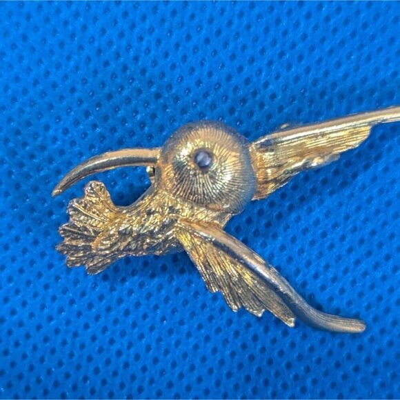 Vintage Hummingbird Brooch Pins Set Of 2 Gold Tone rhinestones sparkle - Picture 5 of 6